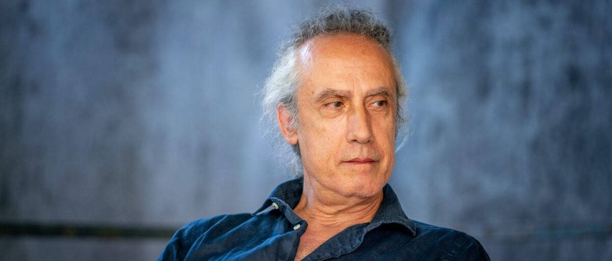 Scritture festival saluta il pubblico con il commissario Bordelli