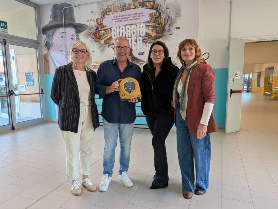 Un defibrillatore per ogni scuola grazie ai Bagnini