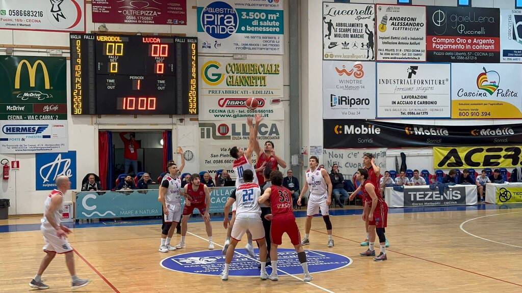 Basketball Club Lucca, un altro successo: violato il parquet di Cecina