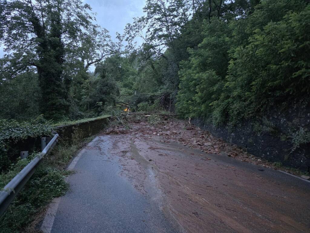 Frana sul Brennero, chiuso un tratto di viabilità a Bagni di Lucca