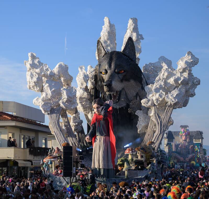 Carnevale d’estate: tre serate a Viareggio