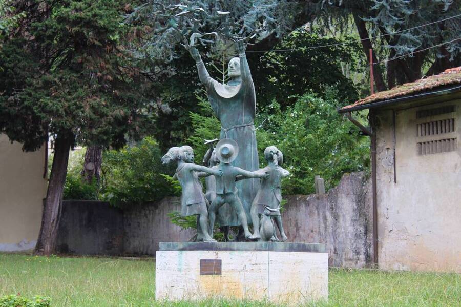 A Pietrasanta una mostra collettiva per rendere omaggio a San Francesco