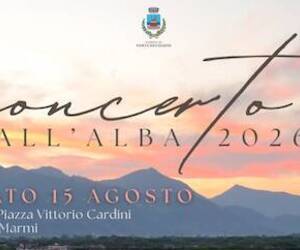 Ferragosto a Forte dei Marmi come da tradizione all'alba il concerto