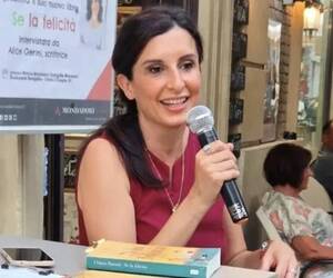 Alla libreria Bella Storia di Porcari, Chiara Parenti presenta il libro ‘Se la felicità’