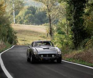 Auto storiche a Pescaglia: domani passa la Modena Cento Ore, scattano le modifiche al traffico