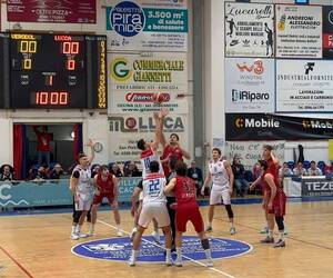Basketball Club Lucca, un altro successo: violato il parquet di Cecina