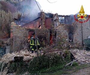 L’esplosione e poi le fiamme, un morto a Pescia