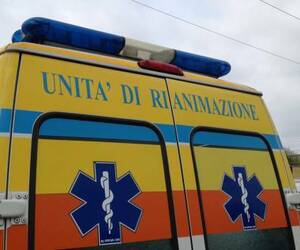Muore per un malore fulminante mentre passeggia con il cane a Torre del Lago